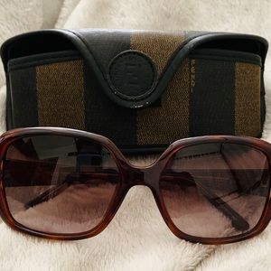 FENDI sunglasses with Vintage Case